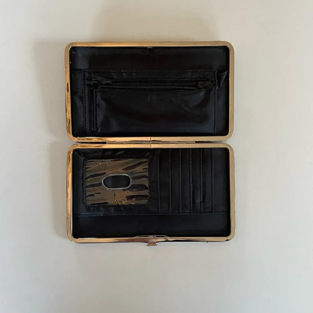 EUC Unbranded Womens Croc Brown and Gold Wallet